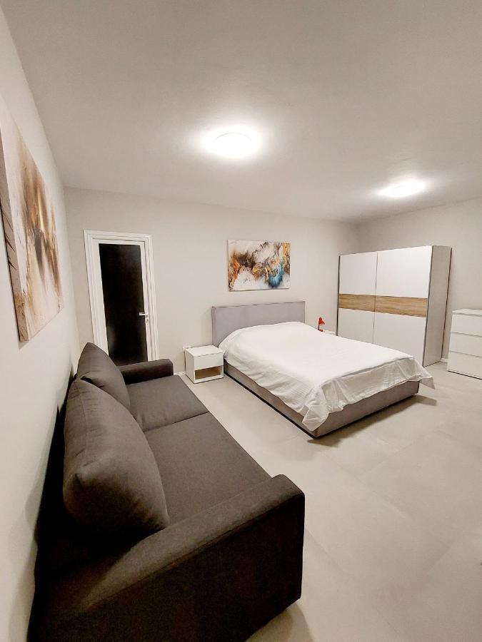 Tirana City Center Apartment Esterno foto