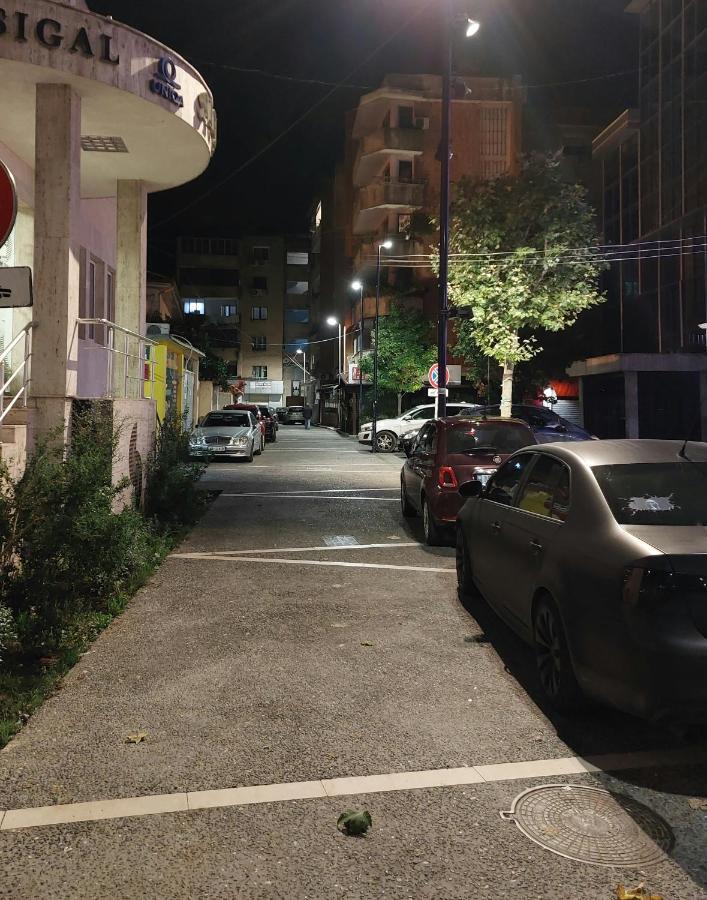 Tirana City Center Apartment Esterno foto